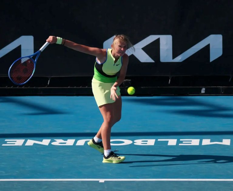 Трое украинских теннисистов прошли в 1/8 финала юниорского Australian Open-2026