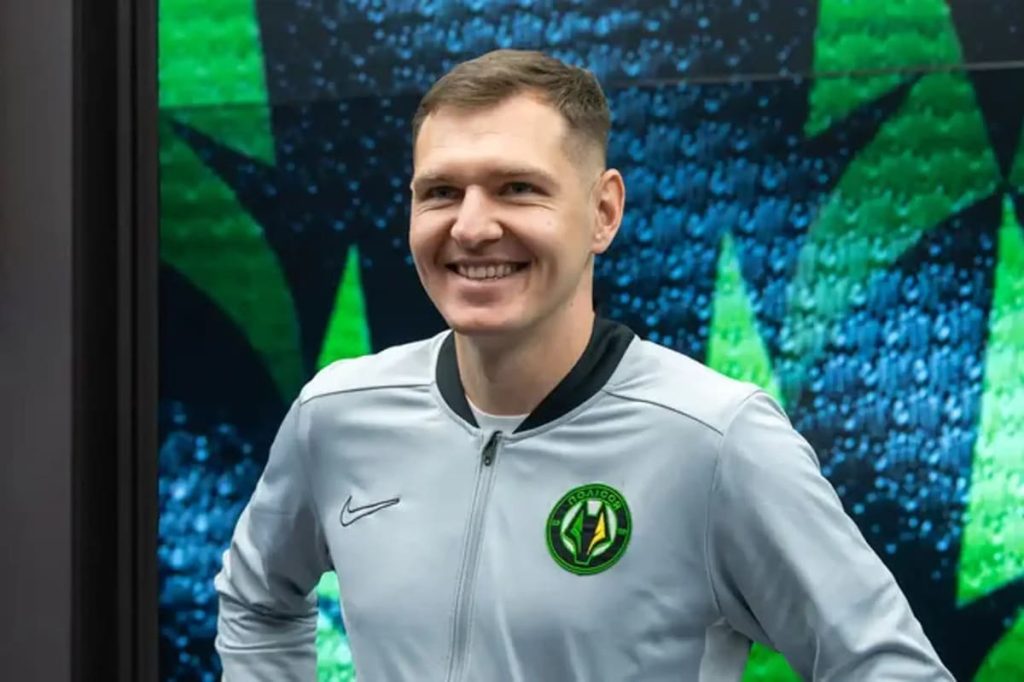 Житомирское «Полесье» продлило контракт с вратарем Евгением Волынцом