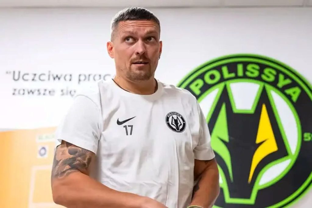 Александр Усик провел мотивационную встречу с футболистами «Полесья» на зимних сборах в Испании