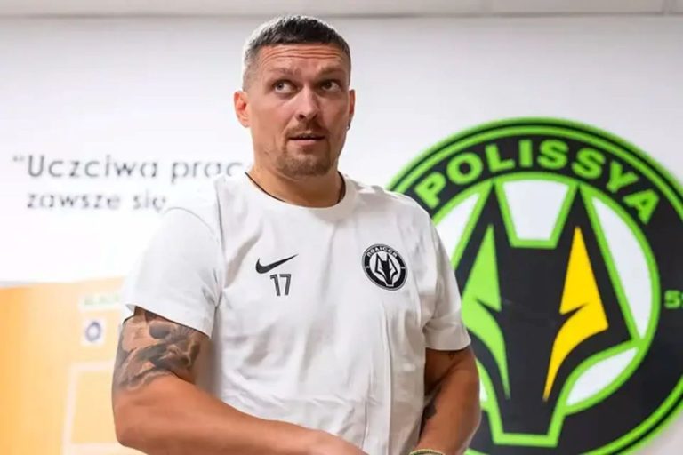 Олександр Усик провів мотиваційну зустріч із футболістами “Полісся” на зимових зборах в Іспанії