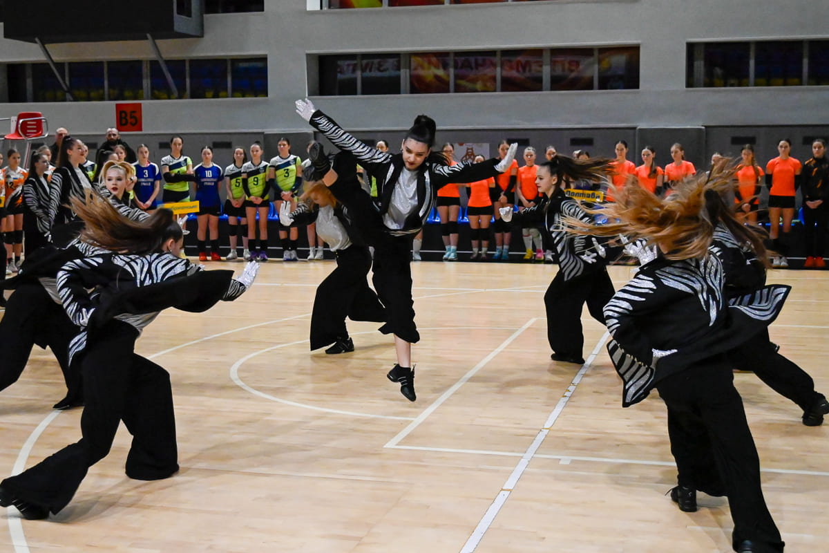 У Кам’янському стартував відкритий турнір ДЮСШ №2 з волейболу до Дня Соборності України 2 У Кам’янському стартував відкритий турнір ДЮСШ №2 з волейболу до Дня Соборності України