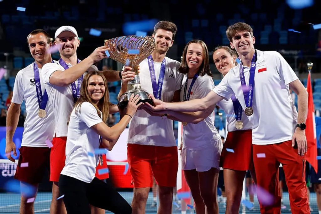 Сборная Польши стала победительницей командного United Cup-2026