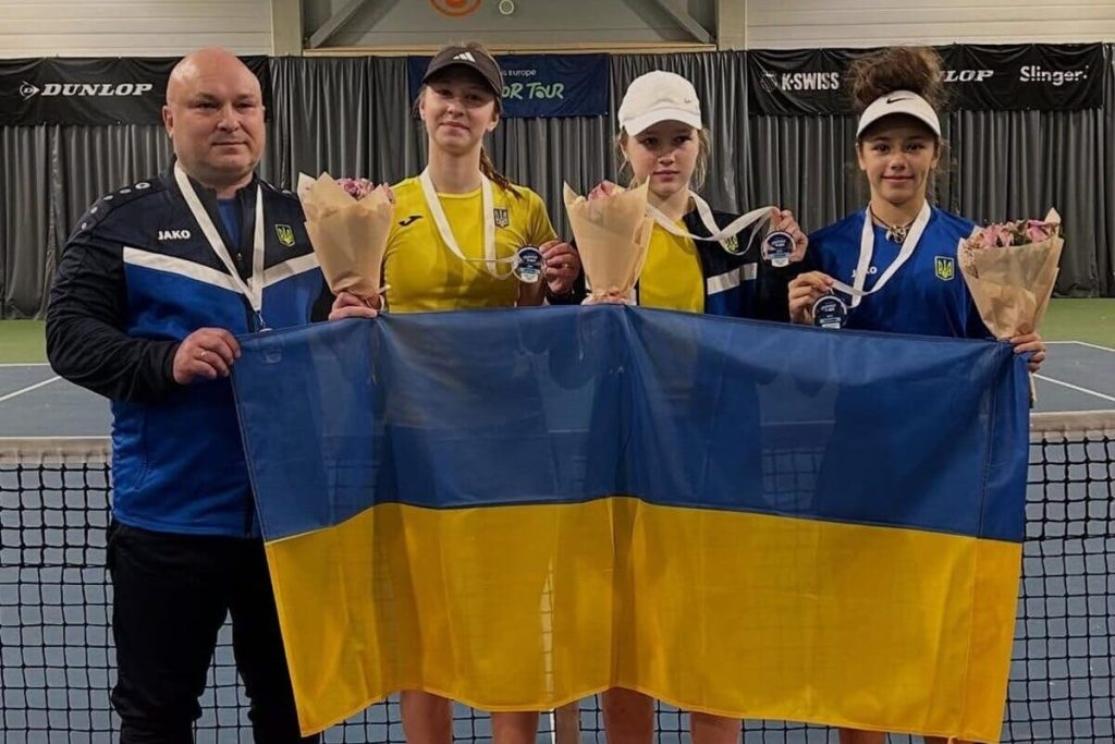 Вихованки кам’янської ДЮСШ №3 у складі збірної України вийшли до фіналу Зимового Кубка Європи з тенісу