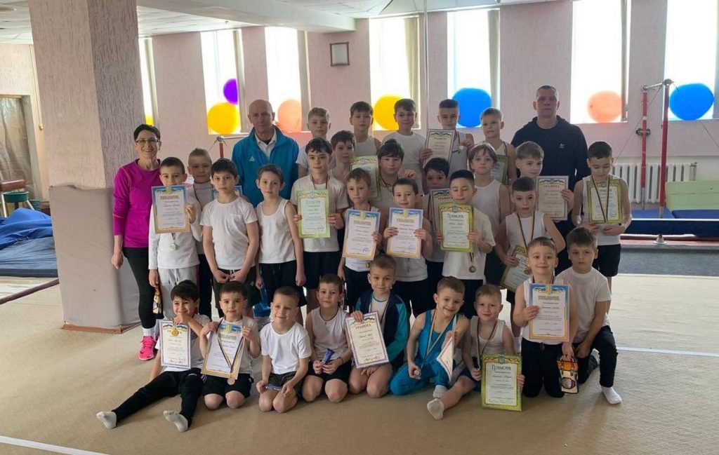 Юні гімнасти кам’янської ДЮСШ №4 здобули нагороди на чемпіонаті клубу “Карамболь”