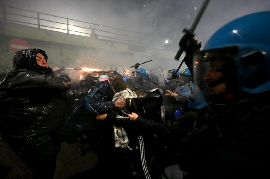 Протести в Мілані під час Олімпіади-2026 переросли в сутички з поліцією