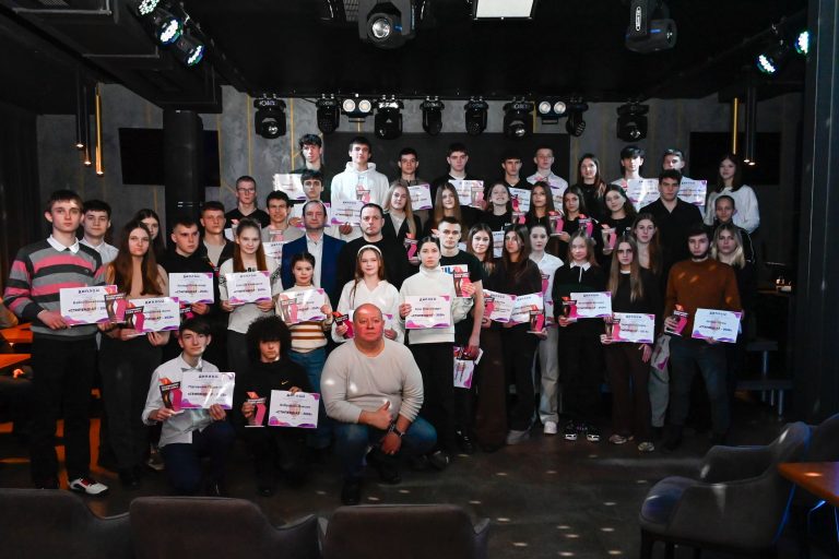 У Кам’янському відзначили провідних спортсменів та тренерів року