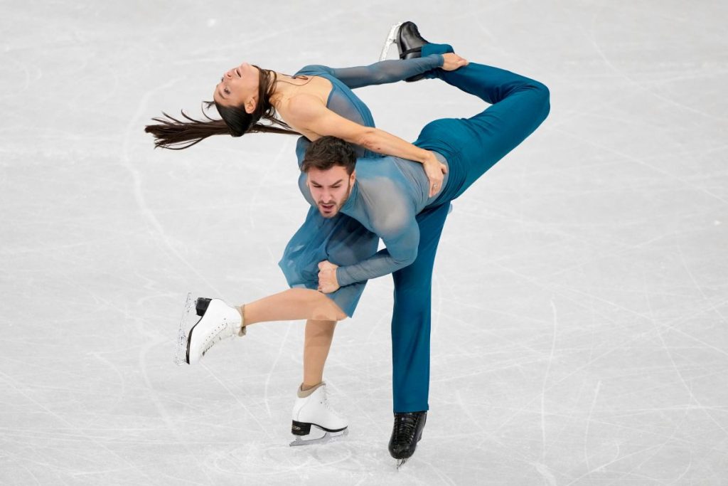 Французькі фігуристи з рекордом сезону стали чемпіонами Олімпіади-2026 у танцях на льоду