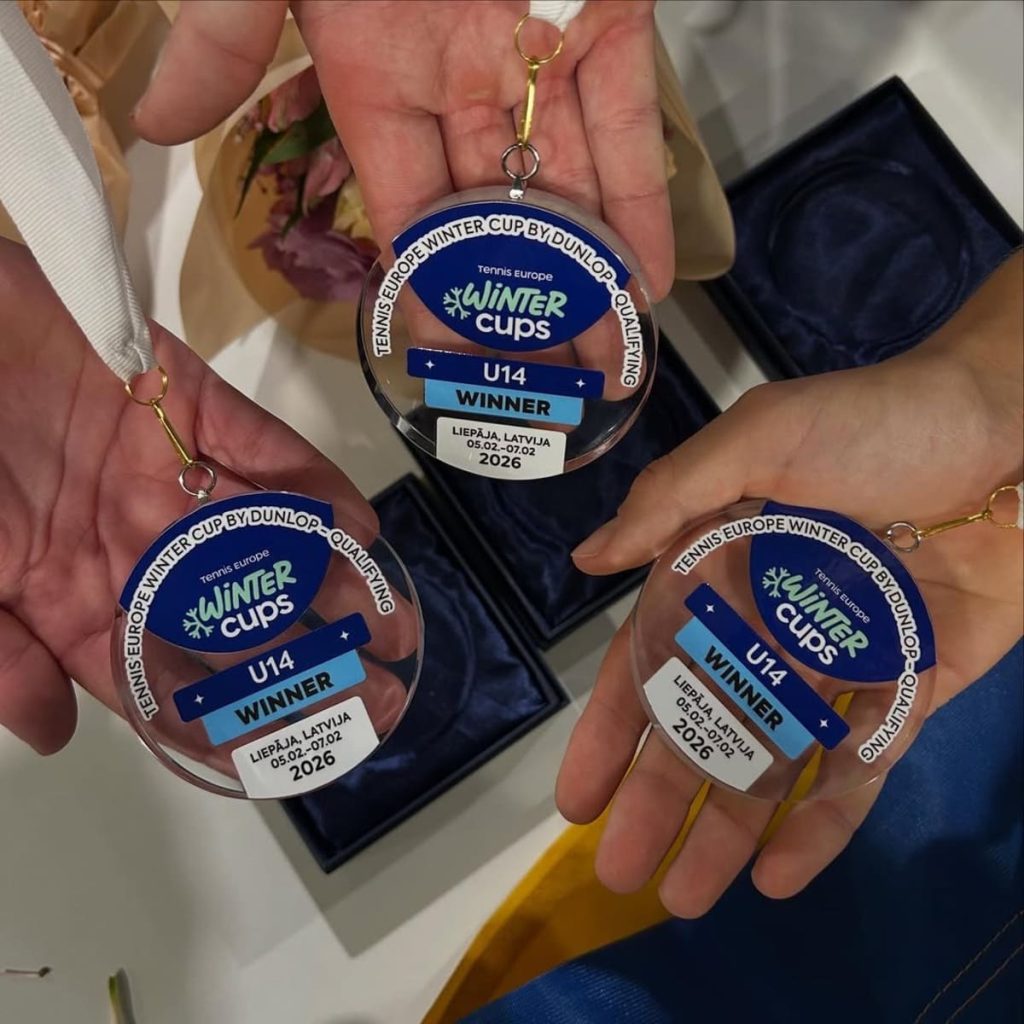 Воспитанницы каменской ДЮСШ №3 в составе сборной Украины вышли в финал Зимнего Кубка Европы по теннису