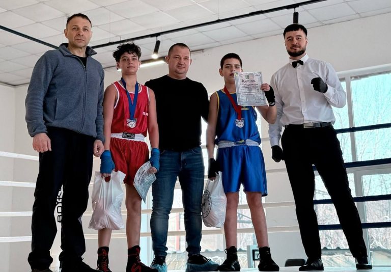 Боксеры Каменской ДЮСШ №1 — среди призеров чемпионата области