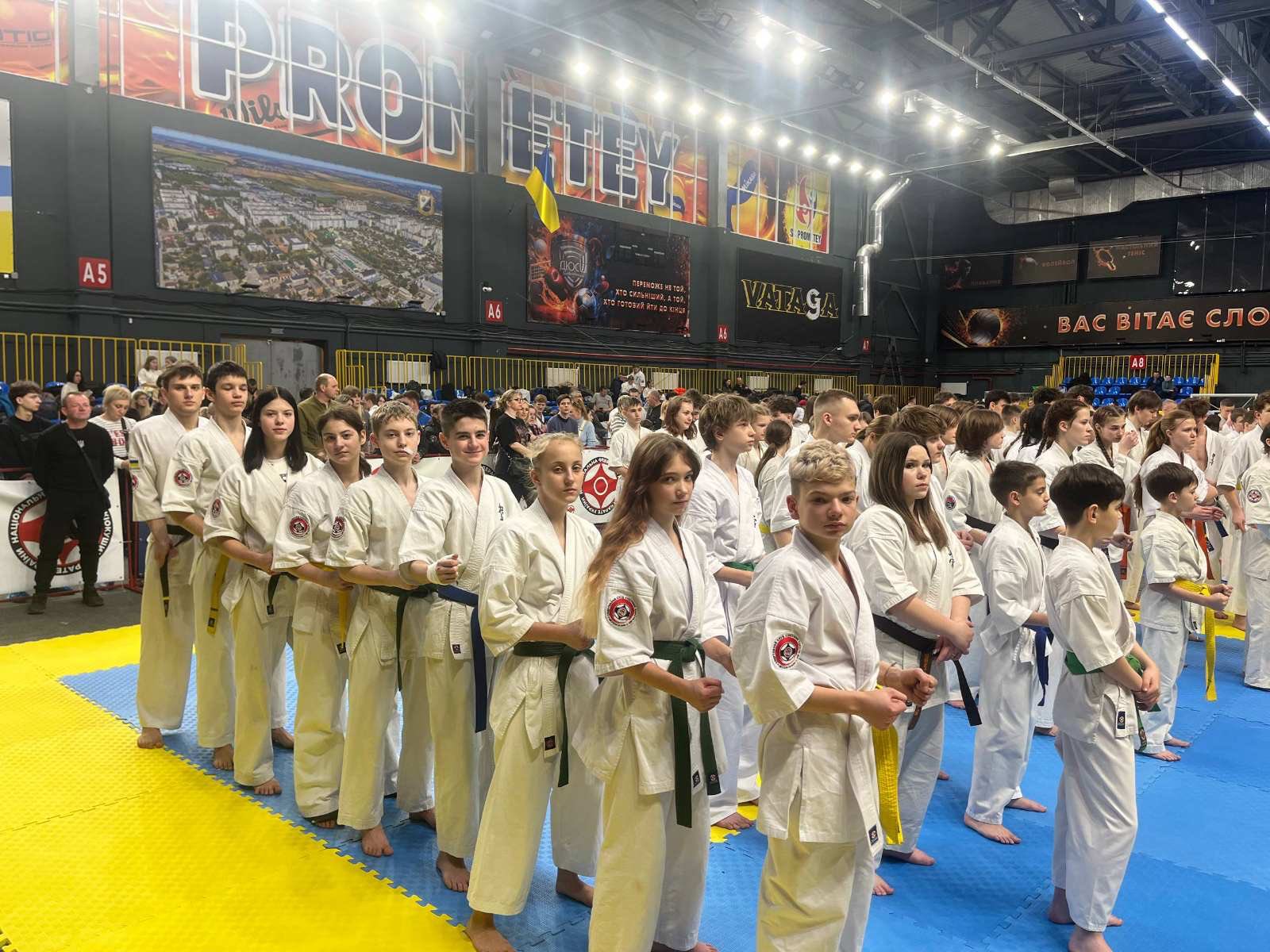 Каратисти Кам’янського вибороли 11 нагород на чемпіонаті області у Дніпрі