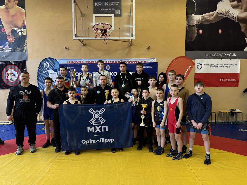 Борці Кам’янського здобули командну "бронзу" на чемпіонаті Дніпра 8 Борці Кам’янського здобули командну "бронзу" на чемпіонаті Дніпра