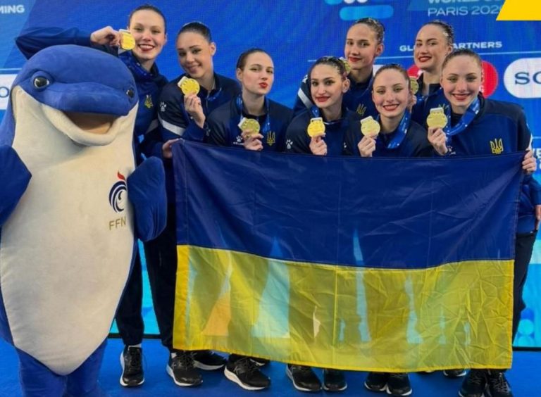 Украинские синхронистки — победительницы этапа Кубка мира в Париже