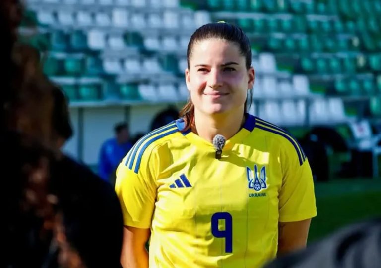 Нападниця Ніколь Козлова отримала травму в матчі України проти Англії у відборі на ЧС-2027: “Серце розбите”