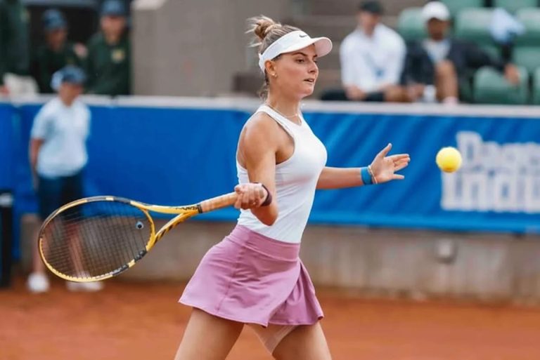 Украинка Катарина Завацкая стала победительницей турнира ITF W35 в Испании