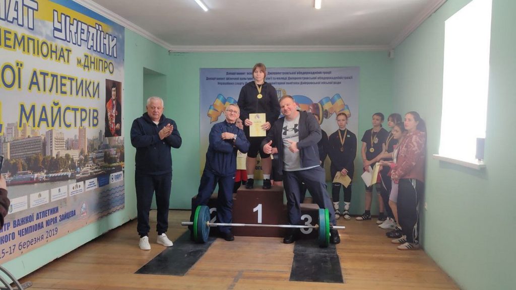 Кам’янські важкоатлети вибороли нагороди на чемпіонаті області