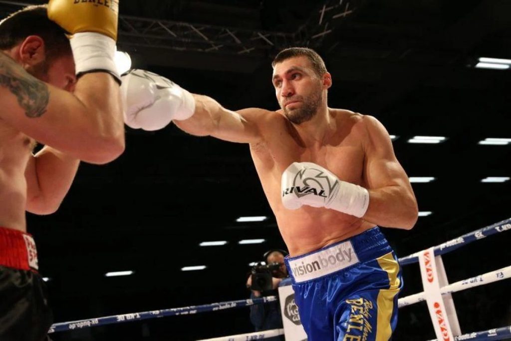 Украинец Виктор Вихрист вошел в ТОП-10 рейтинга WBO в хевивейте