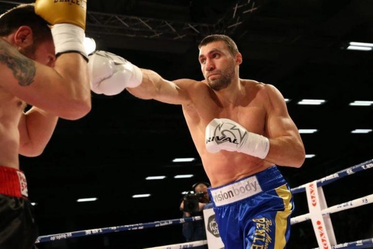 Украинец Виктор Вихрист вошел в ТОП-10 рейтинга WBO в хевивейте