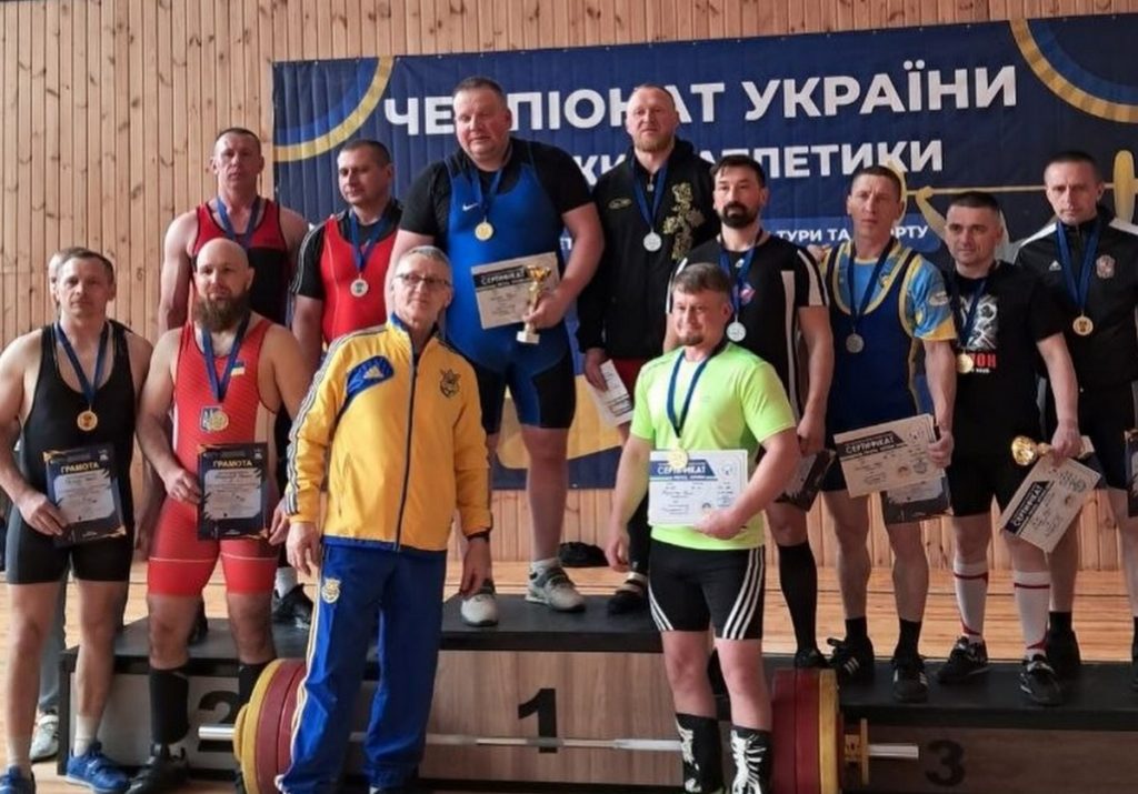Рекордний виступ: важкоатлети Кам’янського підкорили чемпіонат України