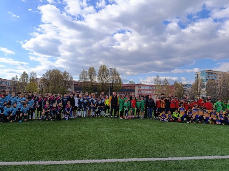 В Каменском стартовал «Кубок открытия сезона» по футболу среди детских команд