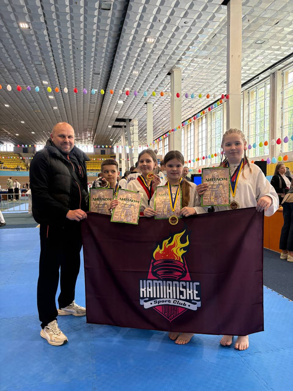 photo 5435893193632324308 y