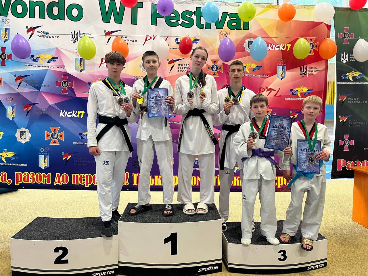 photo 5435893193632324323 y