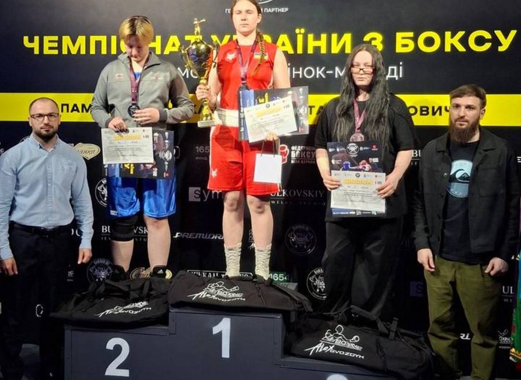 Каменчанки завоевали «золото» и «серебро» на чемпионате Украины по боксу