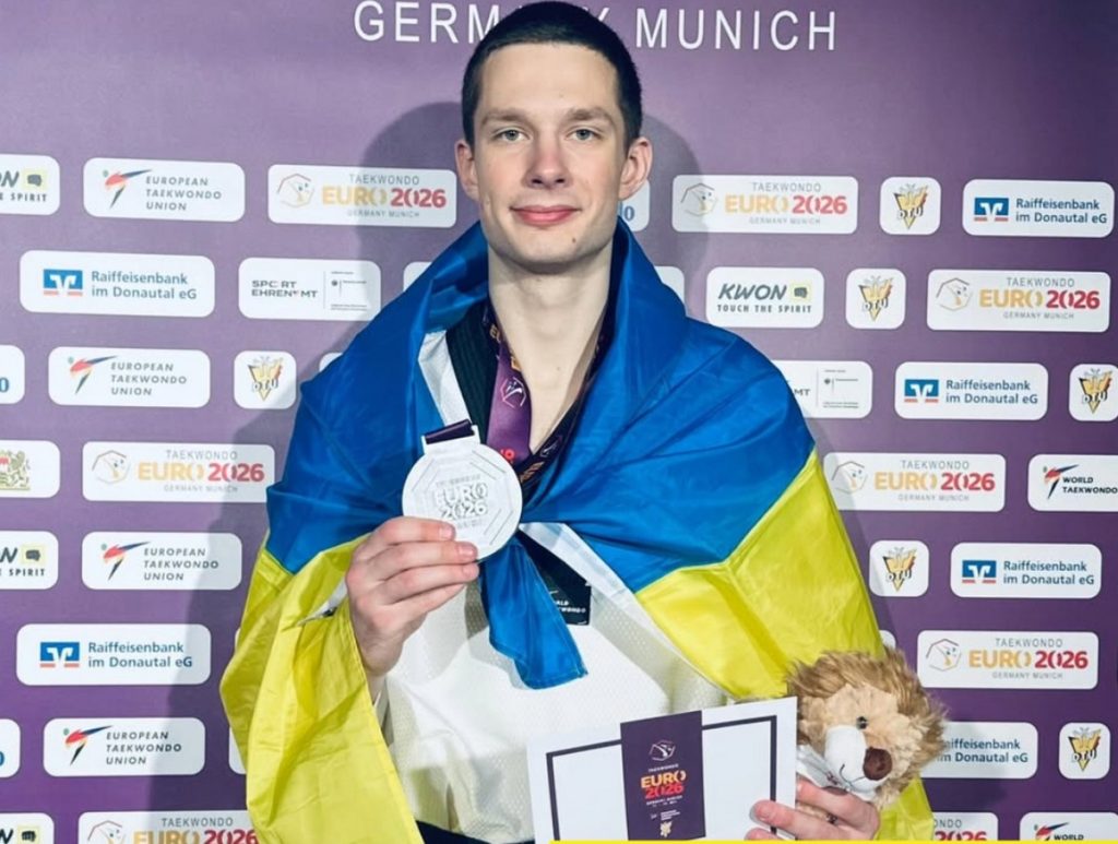 Украинец Гурнов завоевал «серебро» на чемпионате Европы по тхэквондо