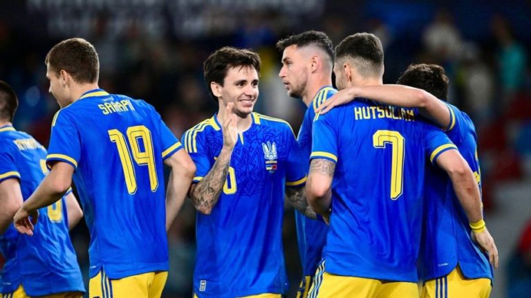 Збірна України з футболу назвала склад на товариські матчі з Польщею та Данією