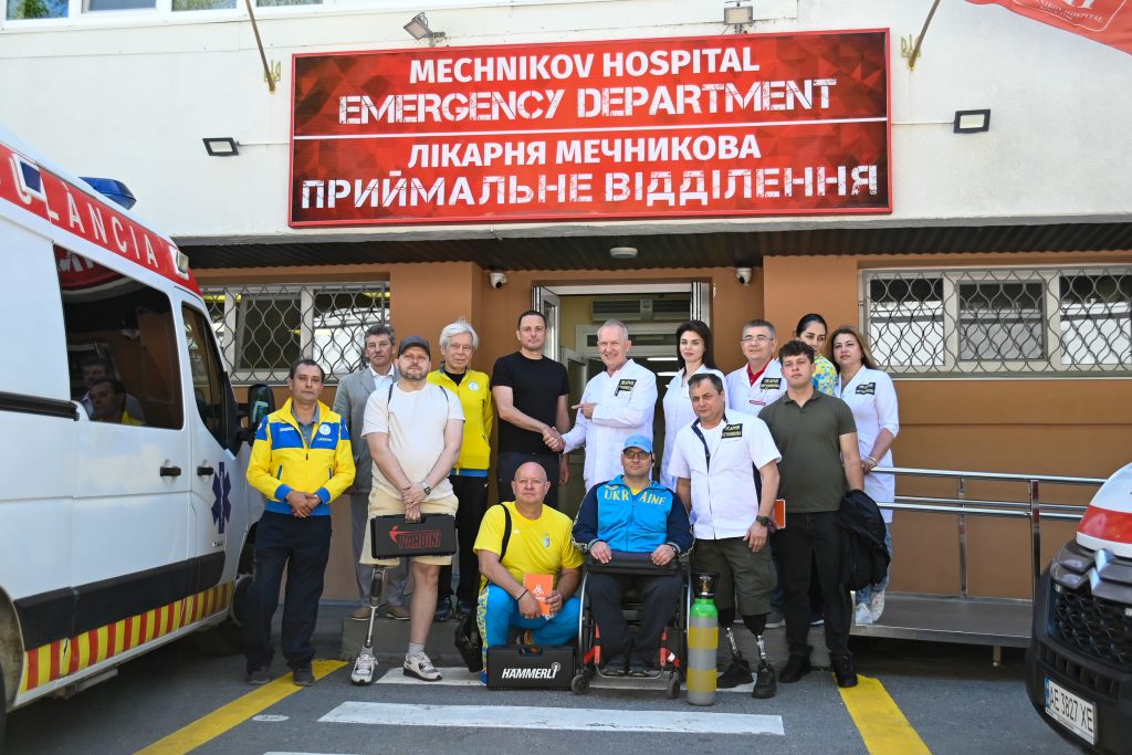 Новітня зброя для нових перемог: Кам’янське передало спортсменам-паралімпійцям сучасні пневматичні пістолети