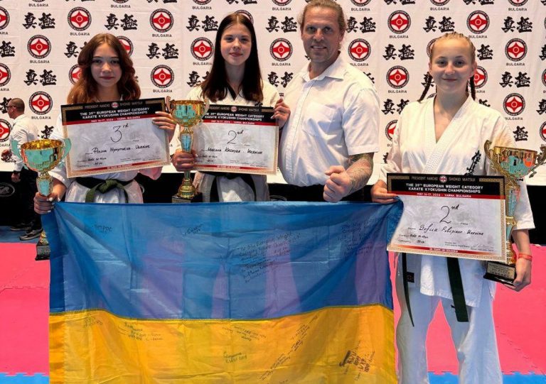 Каменские каратистки стали призерами чемпионата Европы в Болгарии