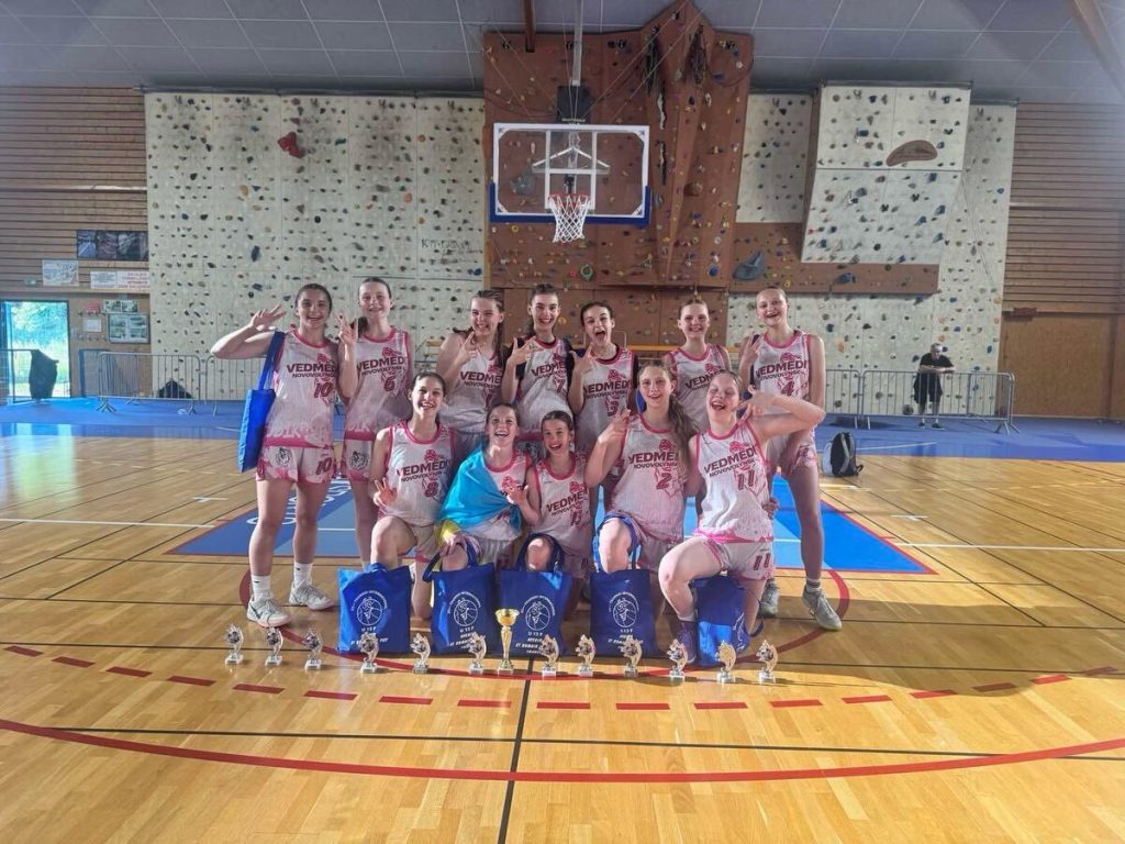 Українські баскетболістки виграли бронзу міжнародного турніру U-13 у Франції