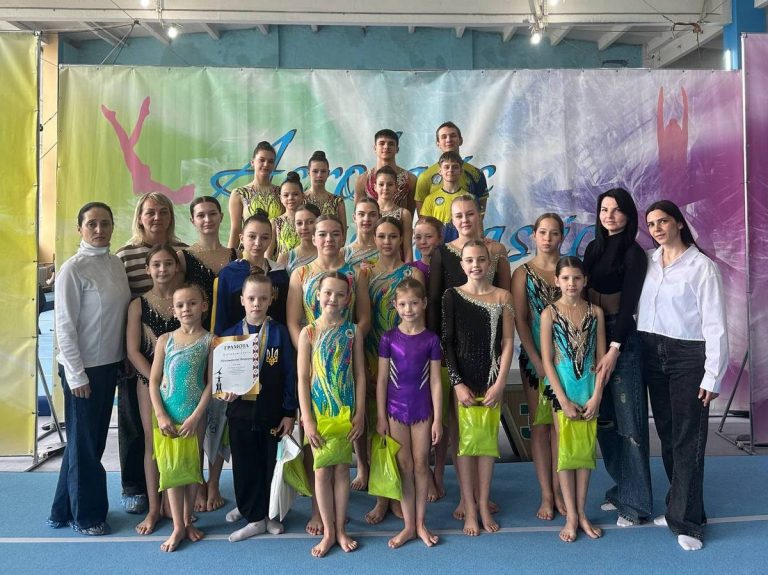 Акробаты Каменского достойно выступили на чемпионате Украины и всеукраинских соревнованиях