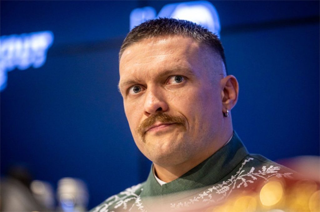 Александр Усик утратил лидерство в рейтинге лучших боксёров вне весовых категорий по версии The Ring