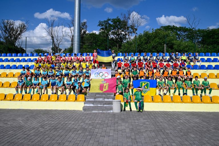 У Кам’янському напередодні Олімпійського дня провели футбольне свято для юних спортсменів
