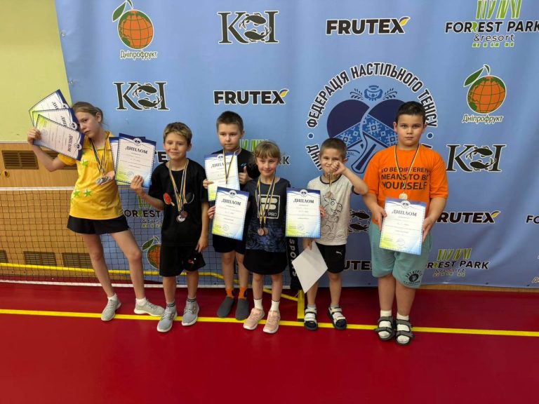 Юные теннисисты Каменского — среди призеров чемпионата области