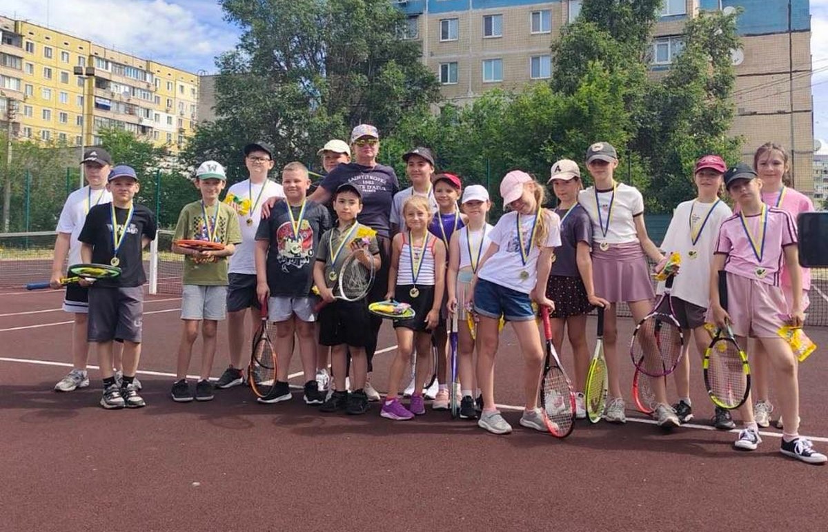 В Каменском соревновались юные теннисисты