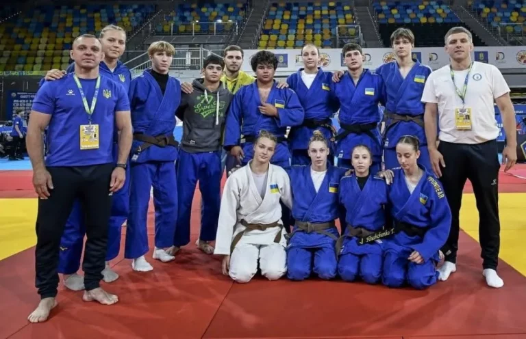 Збірна України U-18 з дзюдо здобула “срібло” ЧЄ-2026 у змішаній команді
