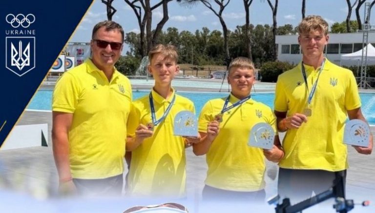 Украинские лучники завоевали «золото» и «серебро» на юниорском чемпионате Европы