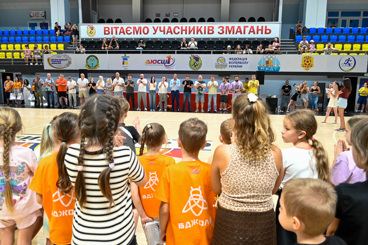 "I can do all things": у Кам'янському стартувала друга зміна літнього баскетбольного табору "I can do all things": у Кам'янському стартувала друга зміна літнього баскетбольного табору