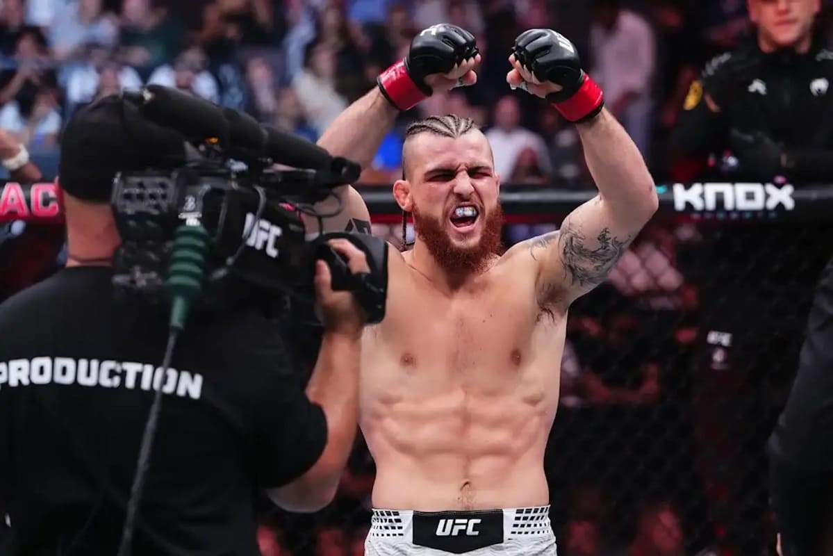 Украинец Даниил Донченко одержал уверенную победу на турнире UFC Fight Night 287 в Париже (видео)