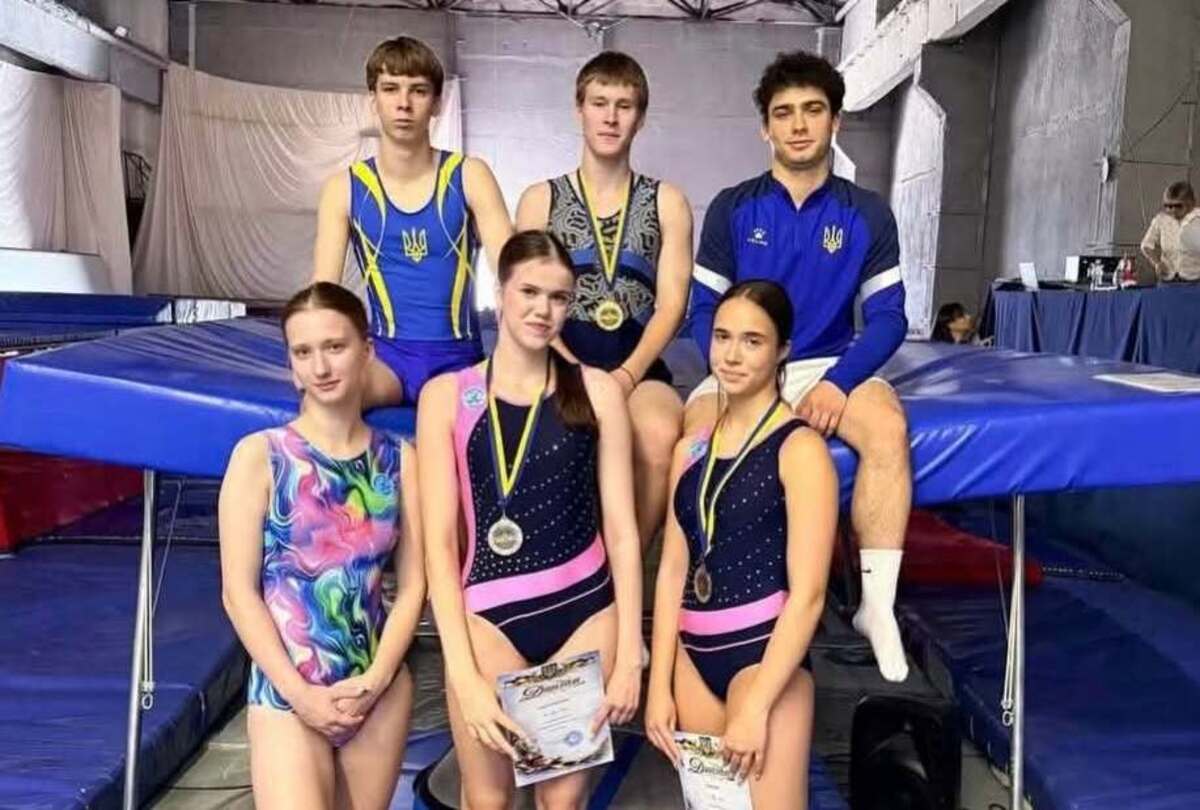 Днепровские спортсмены стали призерами чемпионата Украины по прыжкам на батуте