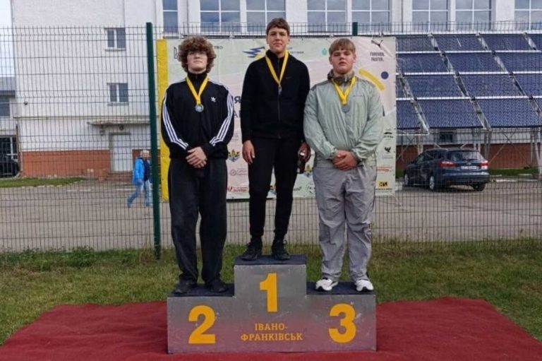 Легкоатлеты из Никополя завоевали медали чемпионата Украины