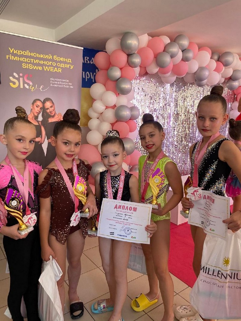 Гімнастки кам'янської ДЮСШ №2 здобули 76 медалей на турнірі Rhythmic Stars Cup у Дніпрі