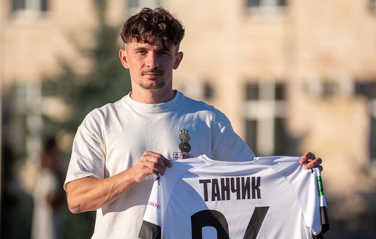 Експівзахисник “Дніпра-1” продовжить кар’єру в “Карбоні”