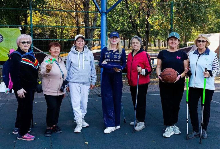 “Активне довголіття”: у Кам’янському провели оздоровче спортивне заняття