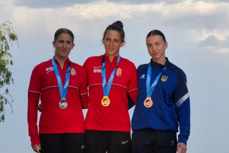 Украинские гребчихи завоевали три медали на чемпионате мира по каноэ-марафону