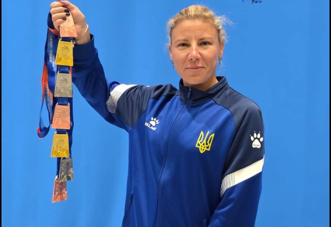 Спортсменка Дніпропетровщини здобула сім медалей на чемпіонаті світу з веслування на човнах “Дракон”